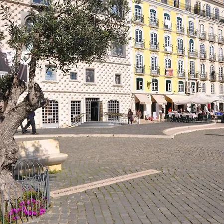 Alfama Patio By The River